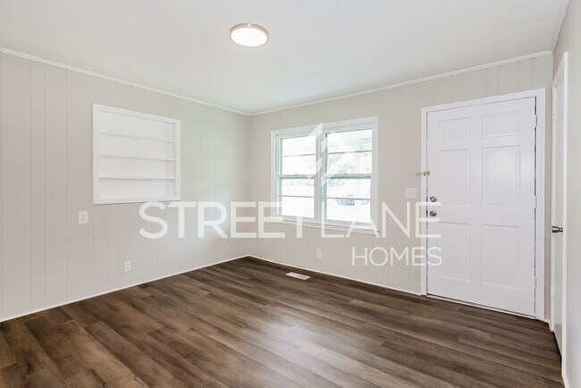 Building Photo - Charming 3 Bedroom in Stanley!
