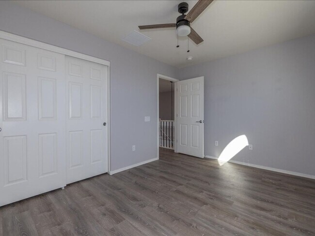 Building Photo - 4 Bedroom 3 Bathroom