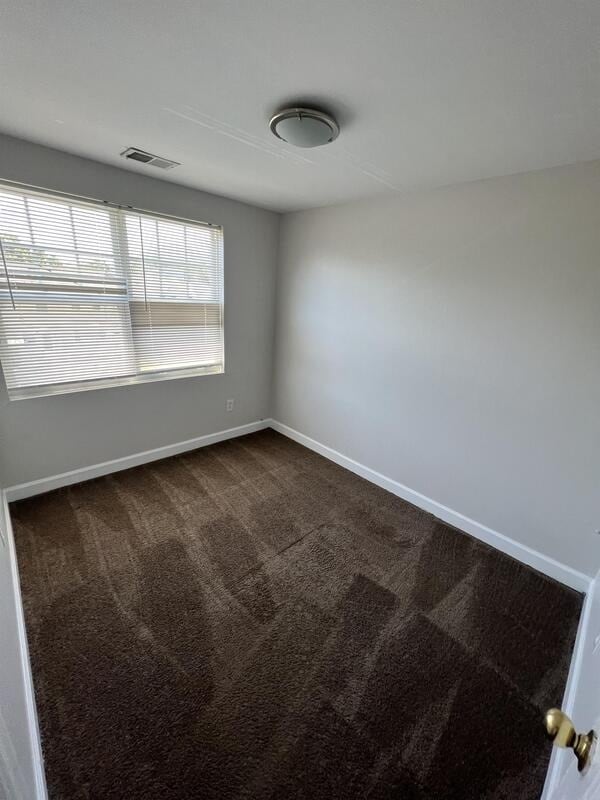 Building Photo - 2 bedroom townhome ready for move in