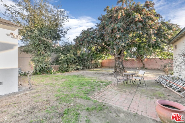 Building Photo - 13536 Hamlin St