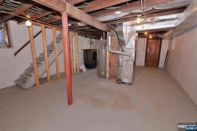 Building Photo - 34 Hilliard Ave