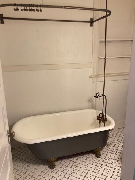 Building Photo - 3784 Washington St