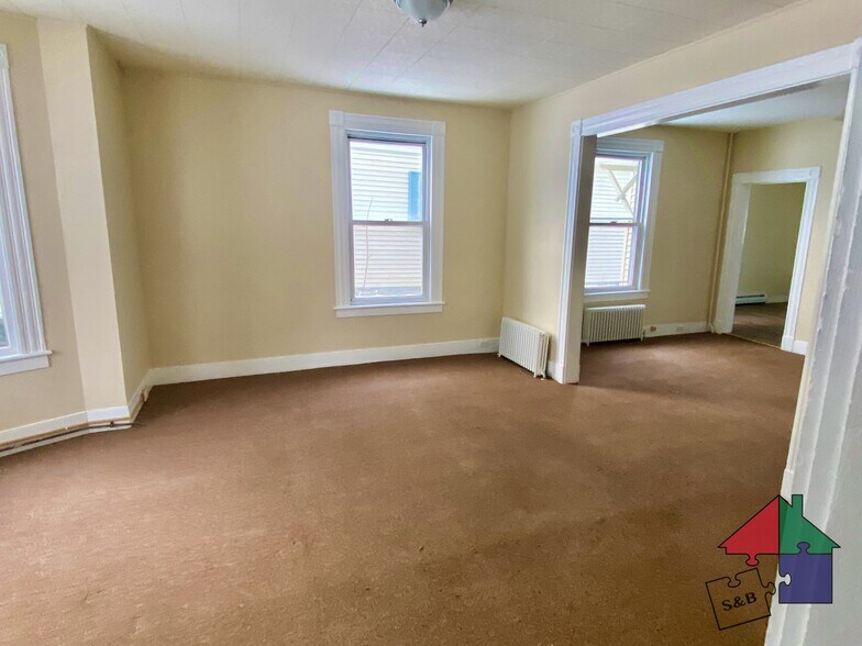 Building Photo - 22 Lincoln Ave