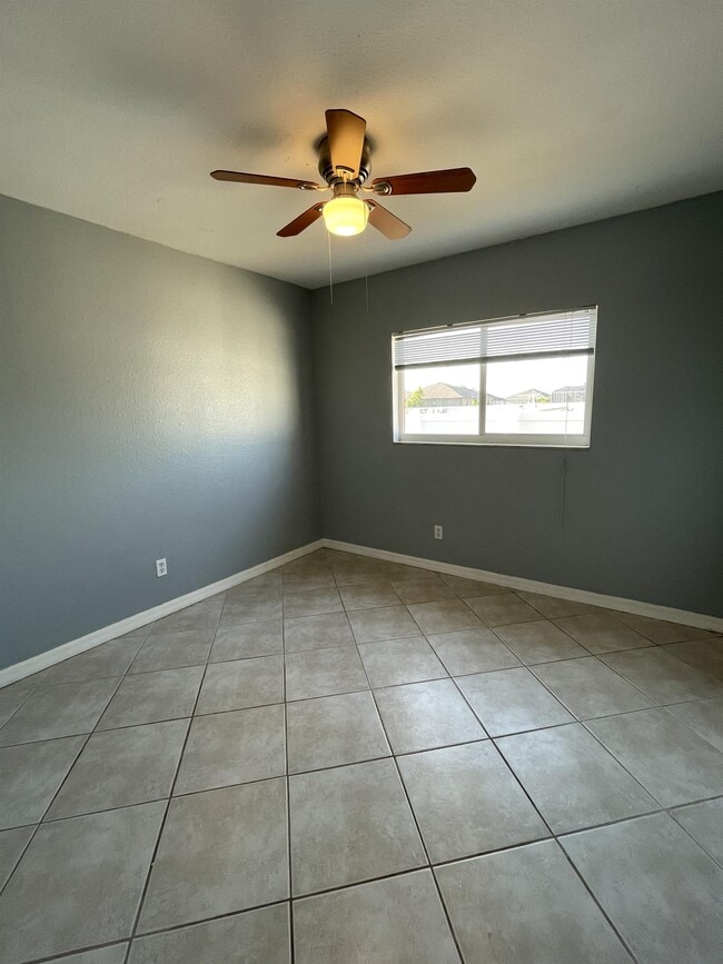 Building Photo - 1602 SW 16th Ct