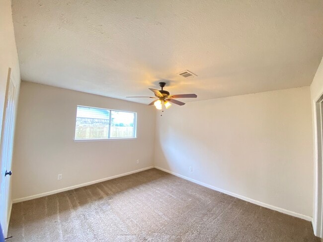 Building Photo - 521 26th Ave N