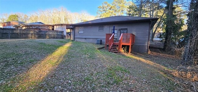 Building Photo - 2511 Susan Ln SW