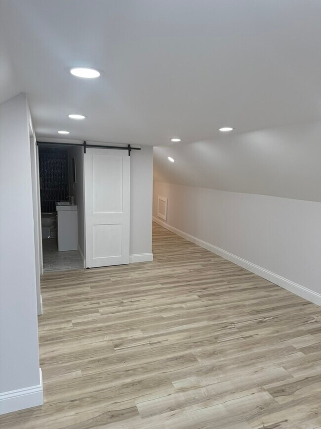Building Photo - 3007 Daviess St