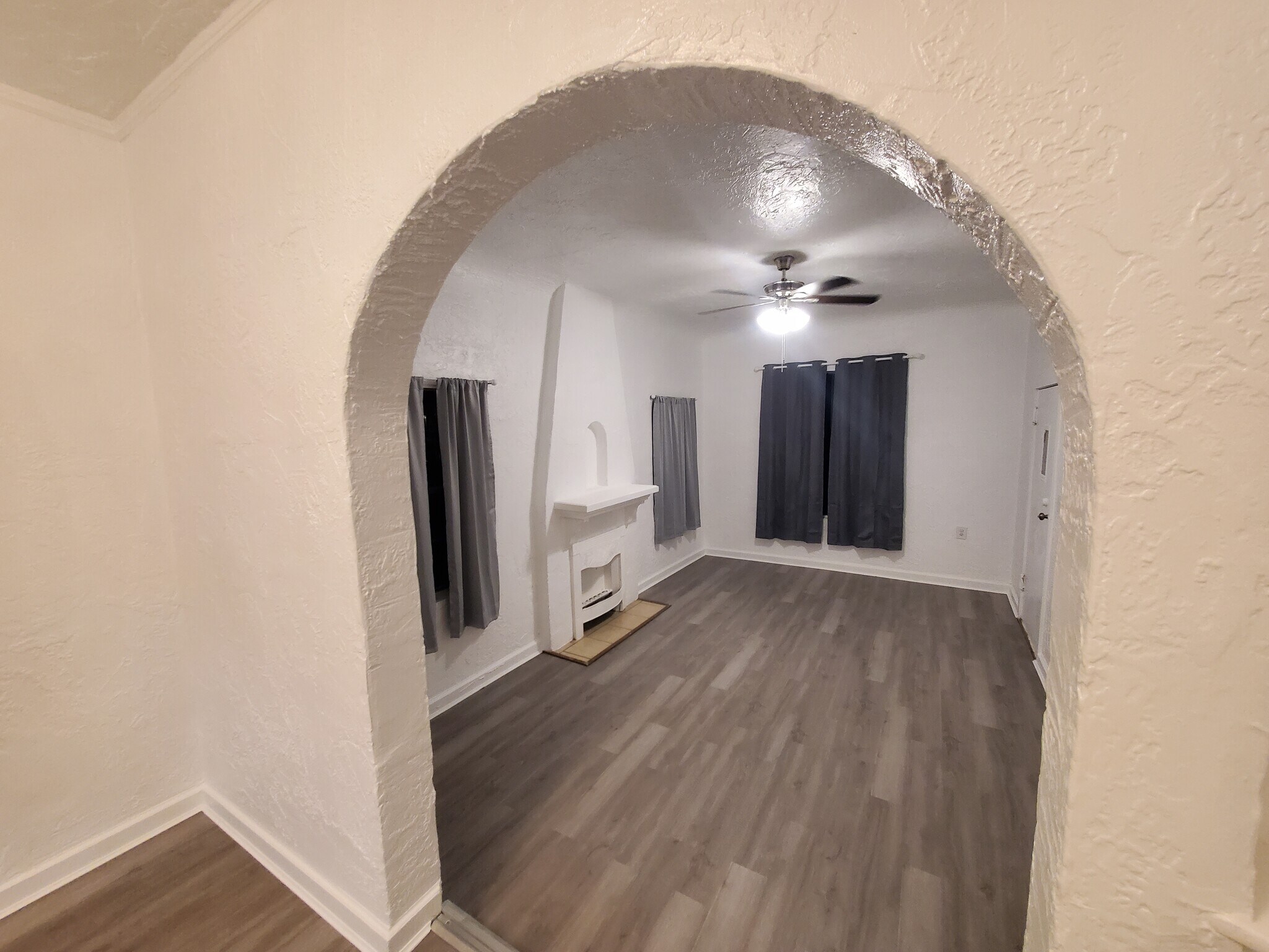 Living Room - 2008 N Copia St