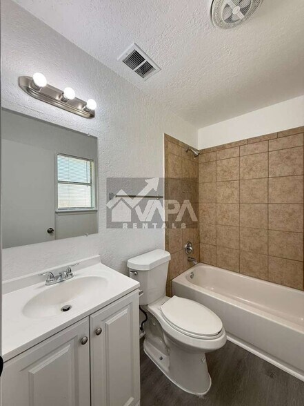 Building Photo - 9315 Cliff Way St