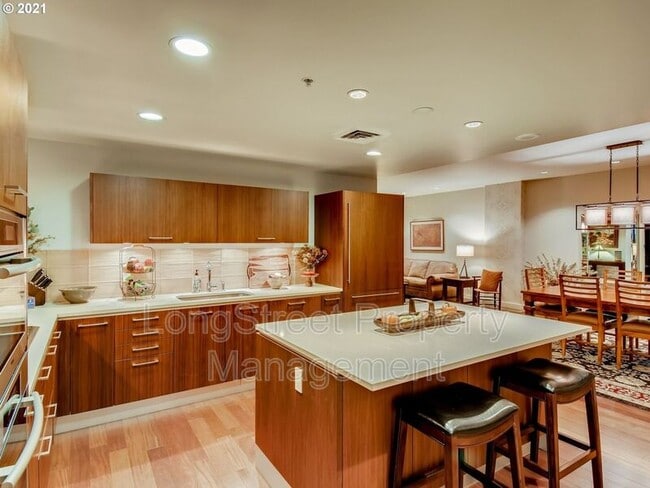 Building Photo - 311 NW 12th Ave