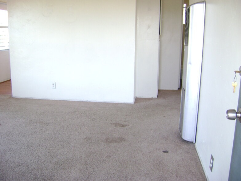welcome home - 3895 Harney St