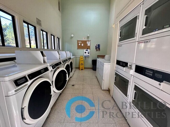 Building Photo - 10278 Black Mountain Rd