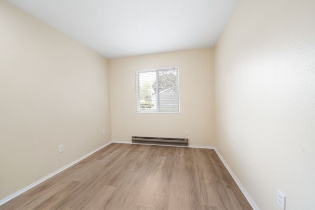 Building Photo - 2706 SE 138th Ave