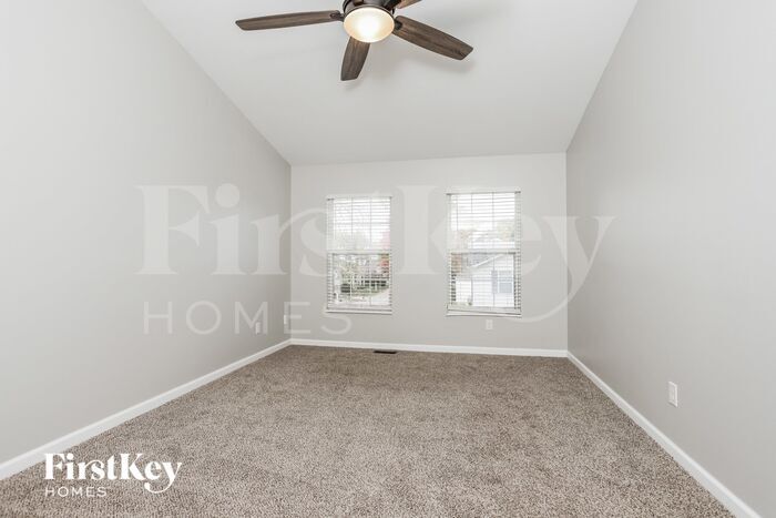 Building Photo - 215 Coachman Way