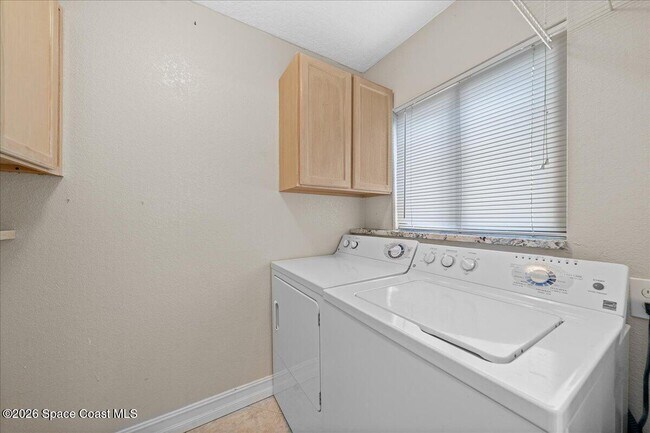 Building Photo - 555 Jackson Ave