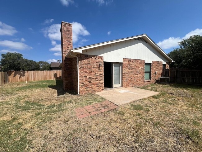 Building Photo - 7016 York Ave