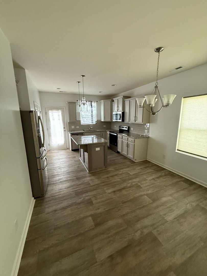 Building Photo - 5954 River Mdw Ct