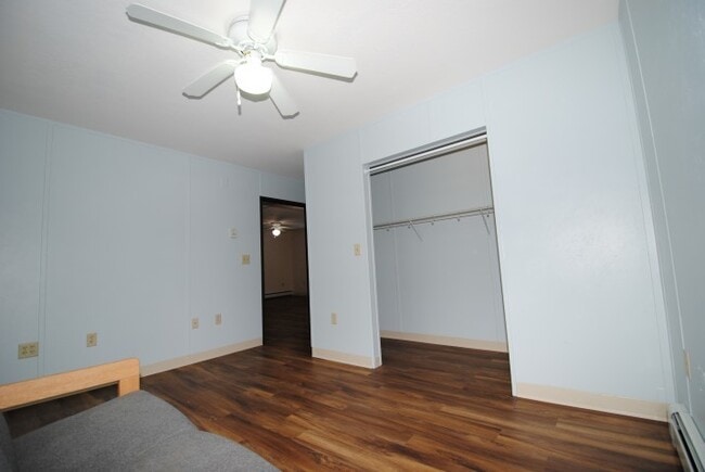 Building Photo - 2 Bed/1 Bath off Nordale Rd
