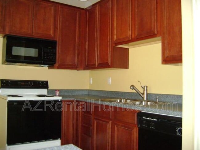 Building Photo - 4354 N 82nd St