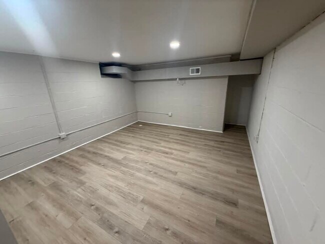 Building Photo - 3816 Cullen Dr