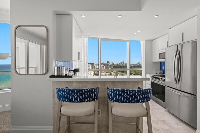Building Photo - 4401 Collins Ave