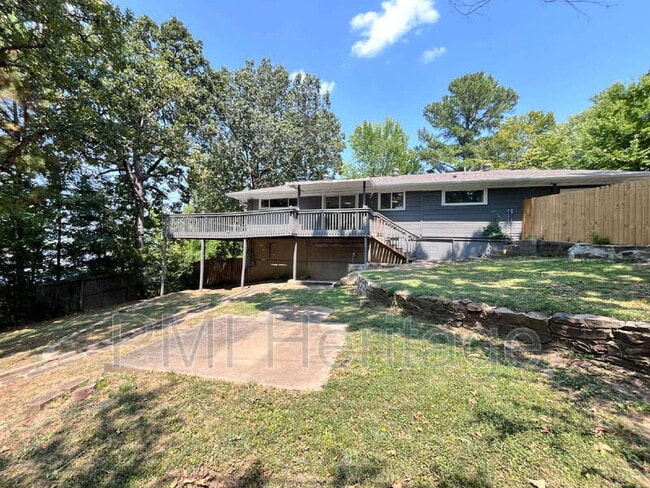 Building Photo - 1139 N Sunset Dr