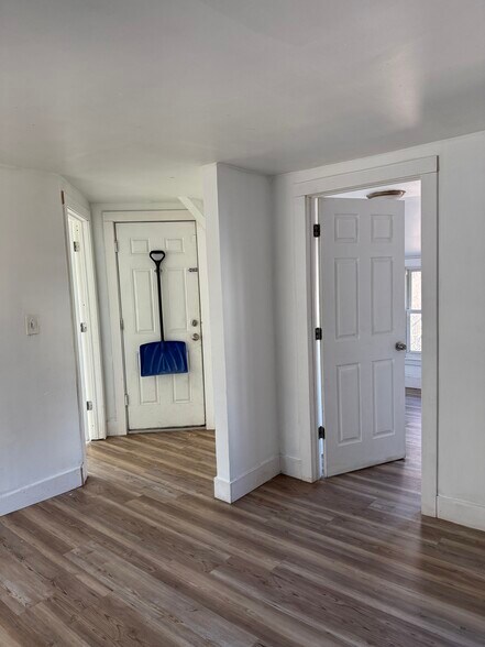 Building Photo - 103 Walnut St