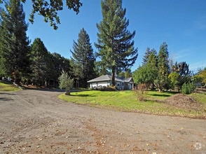 Building Photo - 123 Geyserville Ave