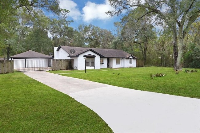 Primary Photo - 2607 Creekhickory Rd