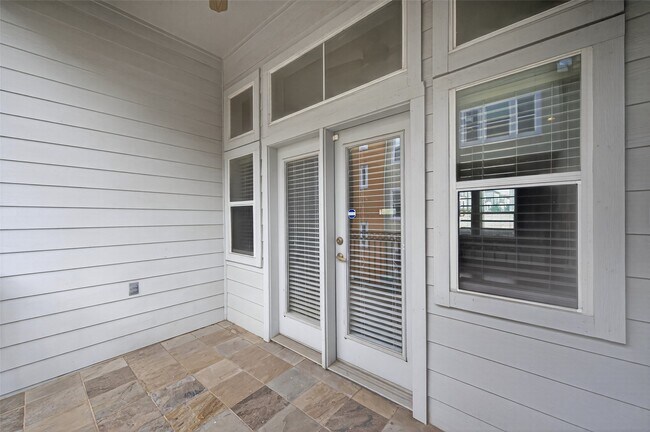 Building Photo - 5732 Kansas St