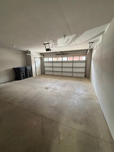 Building Photo - 3064 Bluestem Trl