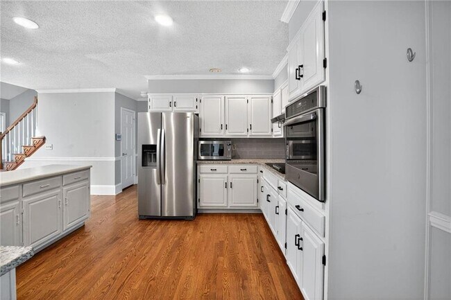 Building Photo - 641 Belgrave Ln