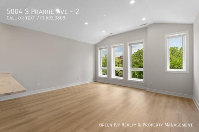 Building Photo - 5004 S Prairie Ave