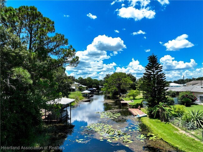 Building Photo - 120 Happiness Ave