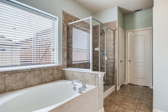 Building Photo - 917 Ozark Dr