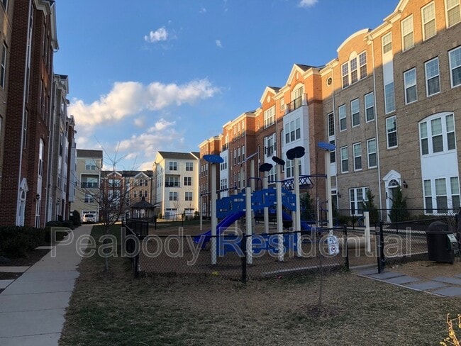 Building Photo - 42782 Hay Rd