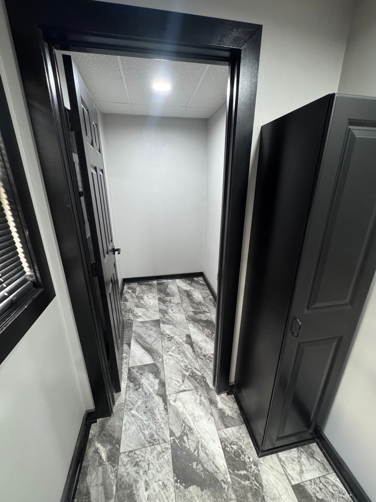 Building Photo - 1548 Island Ave