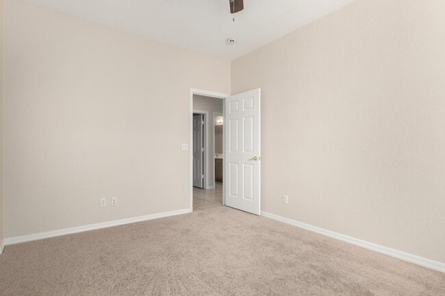 Building Photo - 14625 W Amelia Ave