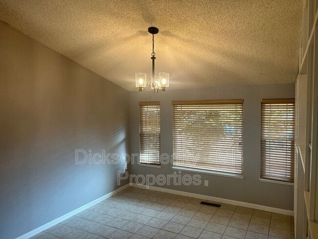 Building Photo - 3809 Bexley Square