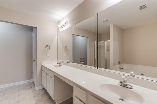 Building Photo - 1817 Waterside Dr