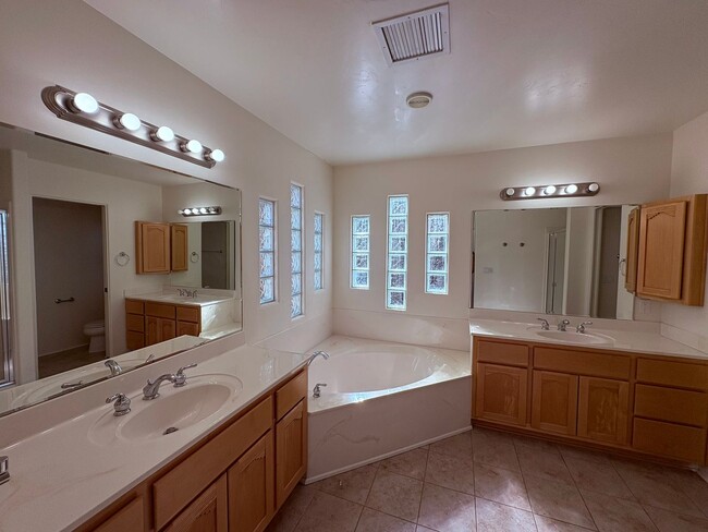 Building Photo - 85 Alta Vista Dr