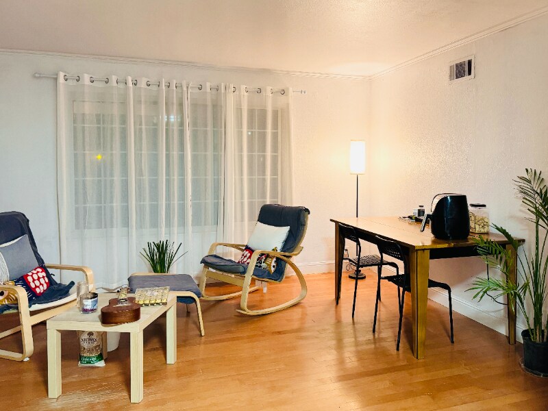 Building Photo - 209 Grant Ct