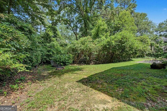 Building Photo - 2430 Coosawattee Dr NE