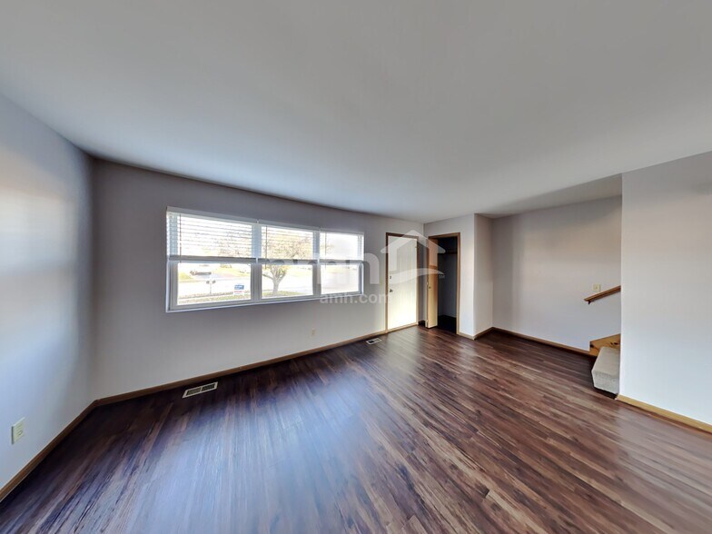 Building Photo - 516 Powers Ct