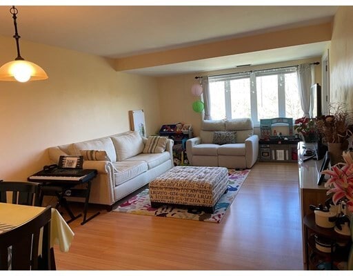 Building Photo - 500 Colonial Dr