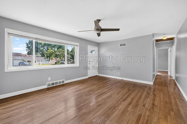 Building Photo - 1205 Acredale Dr