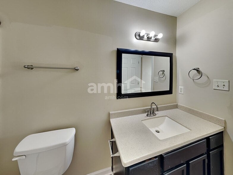 Building Photo - 4718 Winterberry Ln