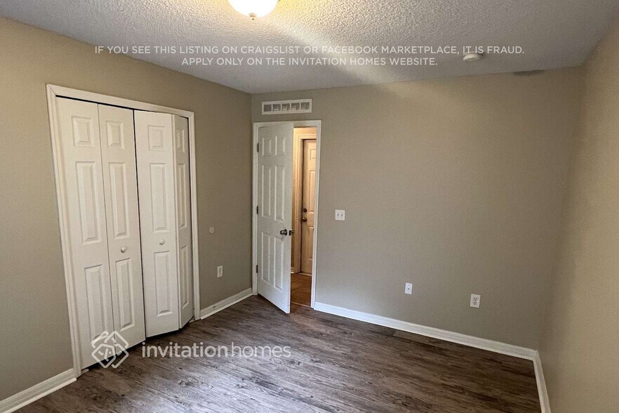 Building Photo - 912 Jayhil Dr