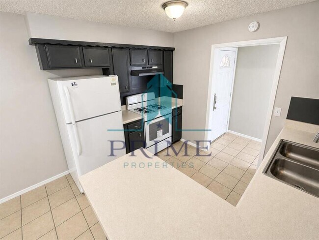 Building Photo - 9900 Randall Dr