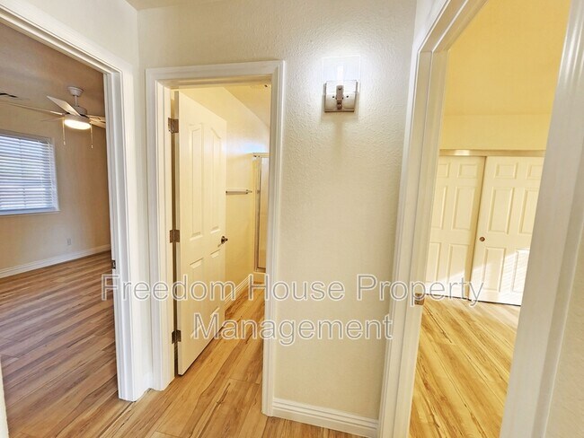 Building Photo - 3741 Malibou Ave